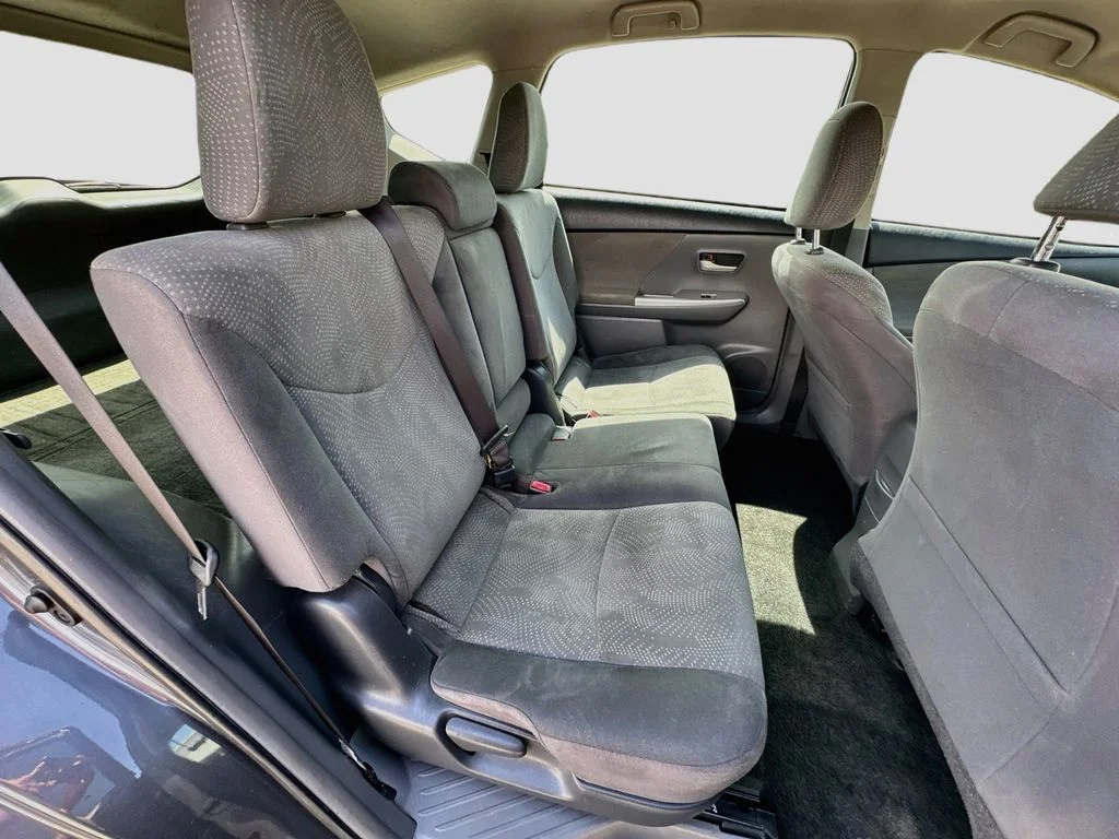 Used 2014 Gray Toyota Three image 30