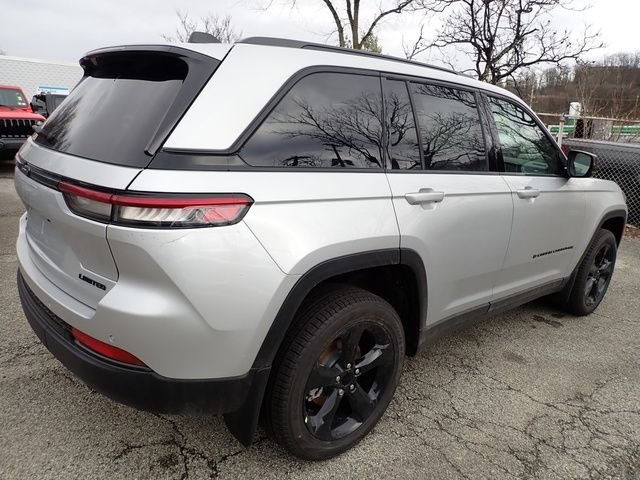 New 2025 Silver Zynith Exterior Paint Jeep Limited image 7