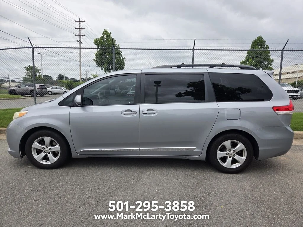 Used 2013 Silver Toyota LE image 7