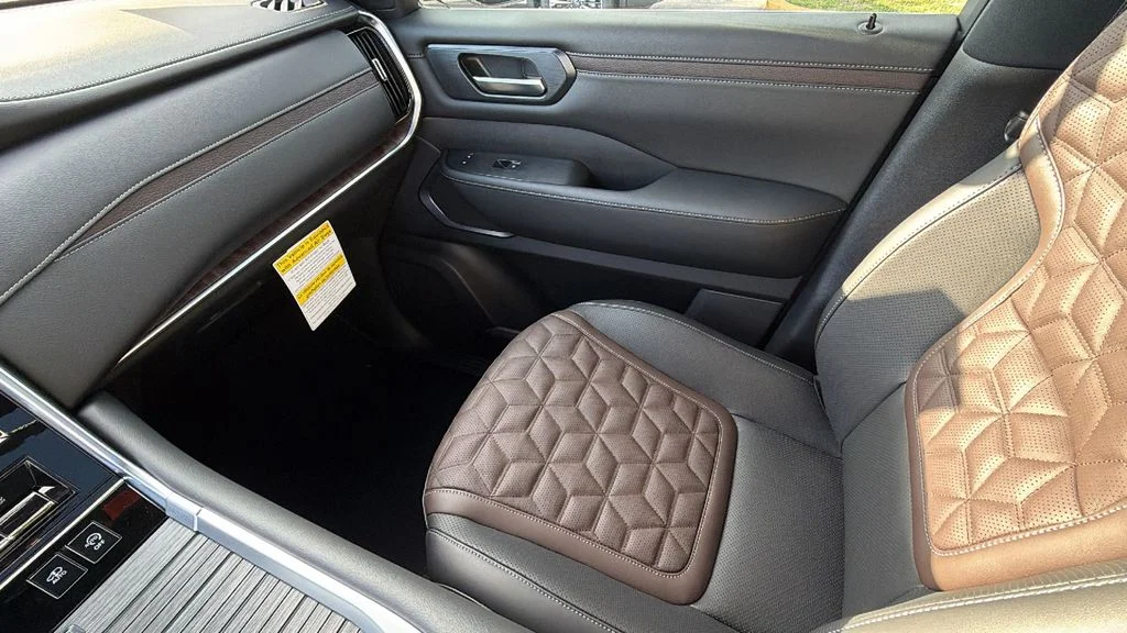 New 2026 Everest White TriCoat Nissan Platinum Reserve image 29