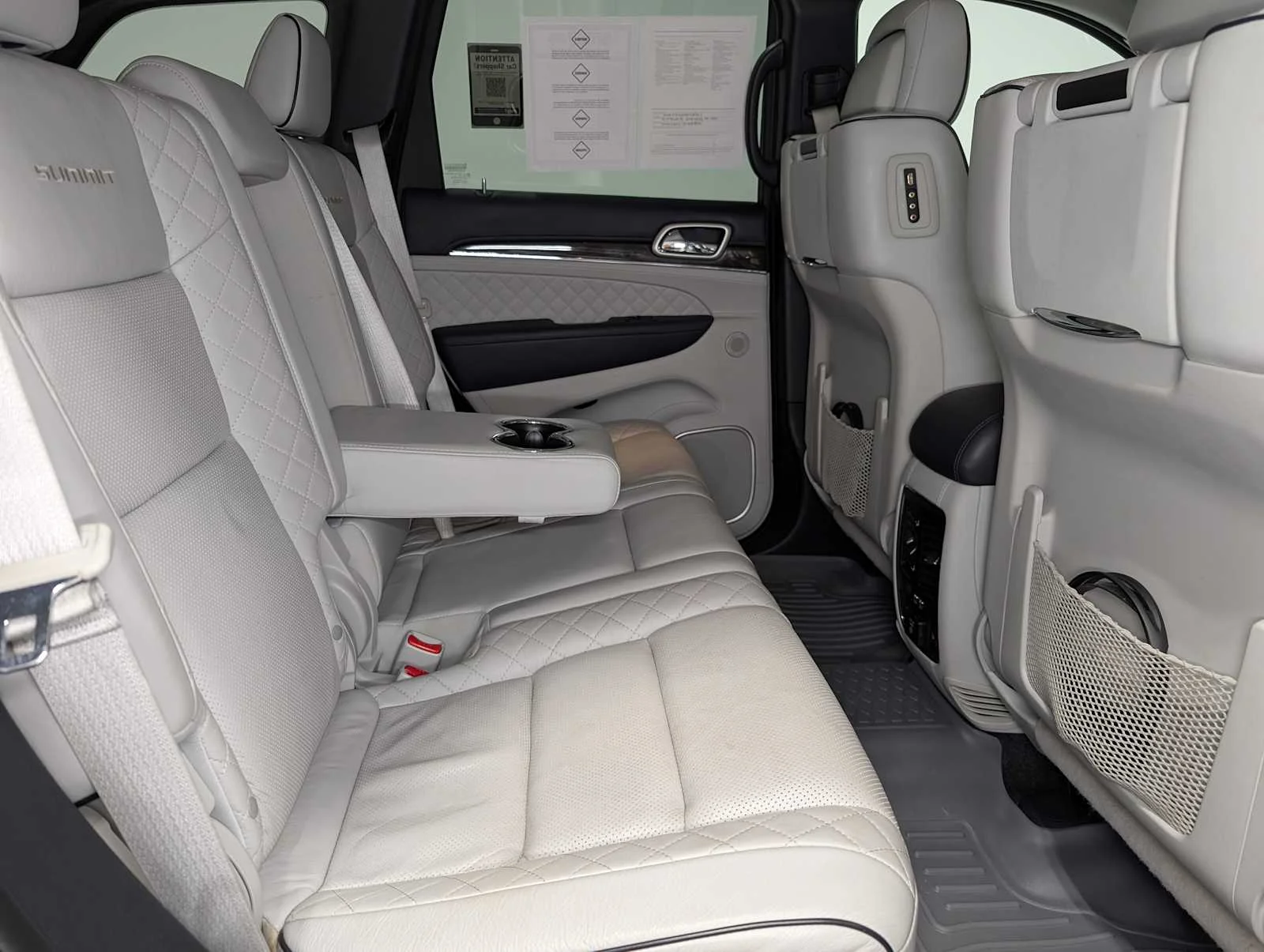 Used 2018 Granite Crystal Metallic Clearcoat Jeep Summit image 45