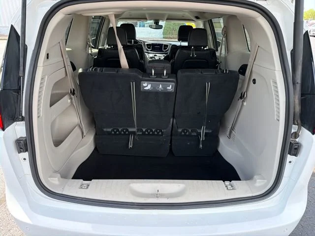 Used 2018 White Chrysler Touring L Plus image 5