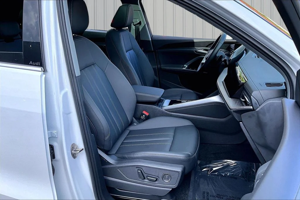 Used 2025 White Audi 2.0T Premium image 29