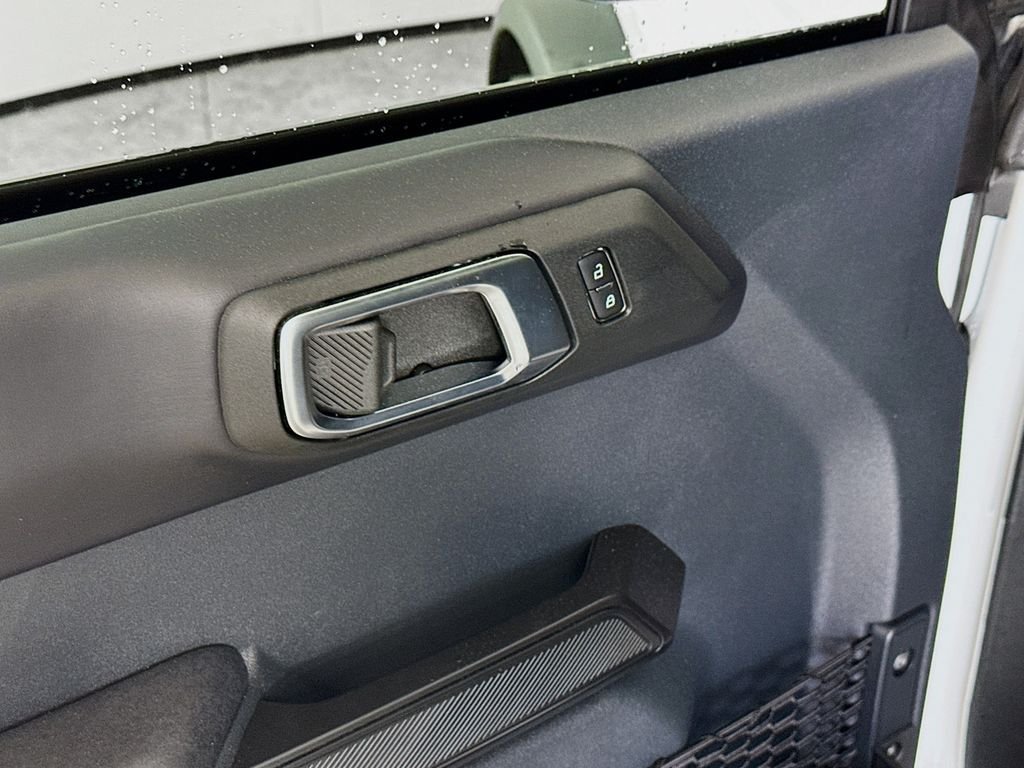 Used 2025 Oxford White Ford Badlands image 20