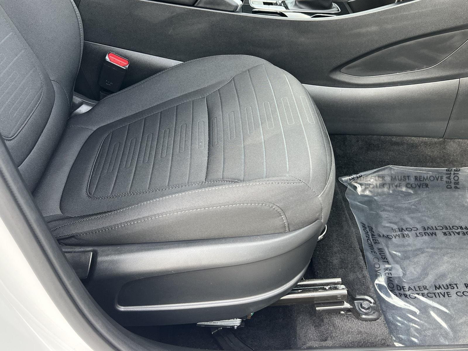 Certified Used 2024 Atlas White Hyundai SEL image 18