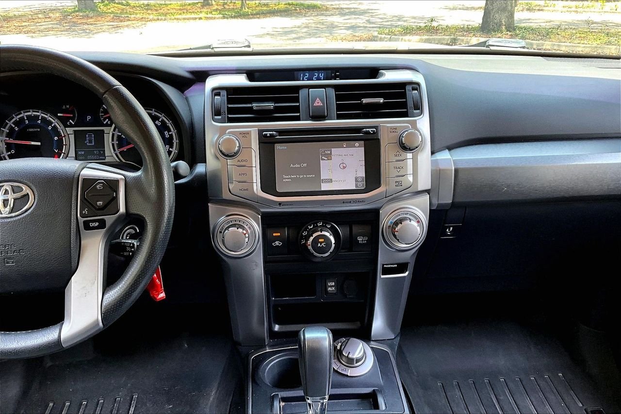 Used 2018 Gray Toyota SR5 image 9