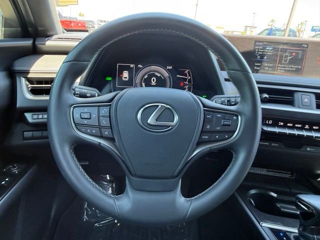 2021 Lexus UX Hybrid 250h - Photo 17