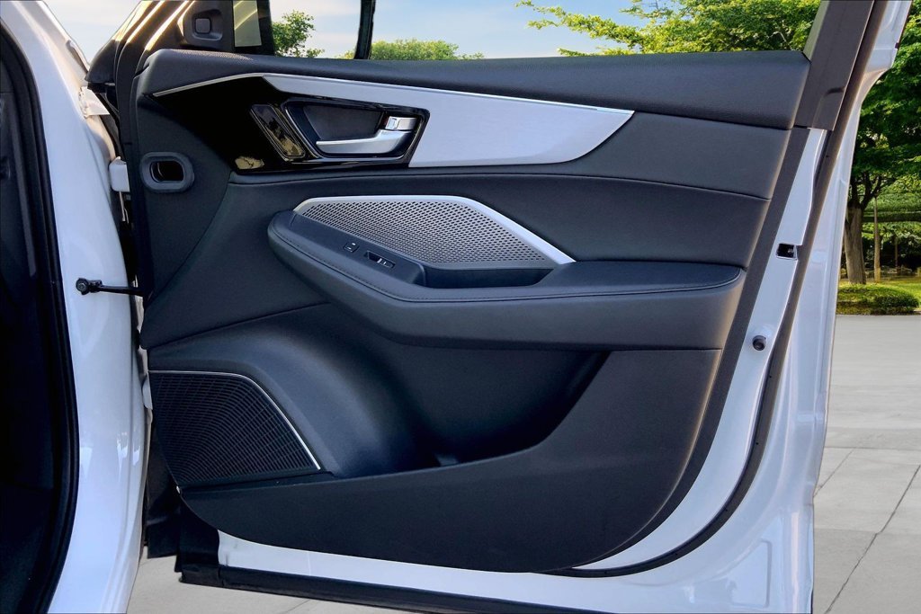 Used 2025  Acura Base image 27