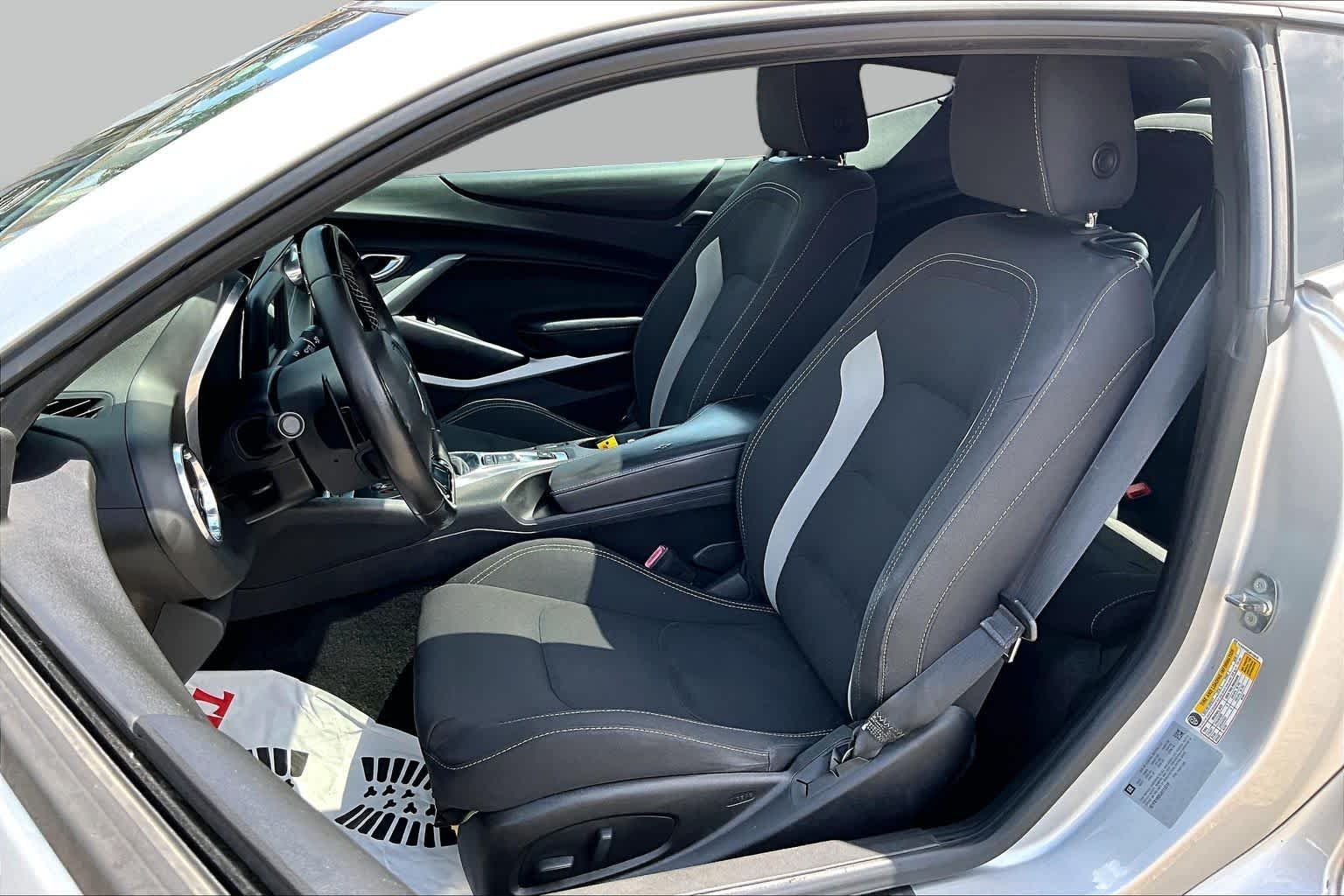 Used 2018 Silver Ice Metallic Chevrolet 1LT image 11