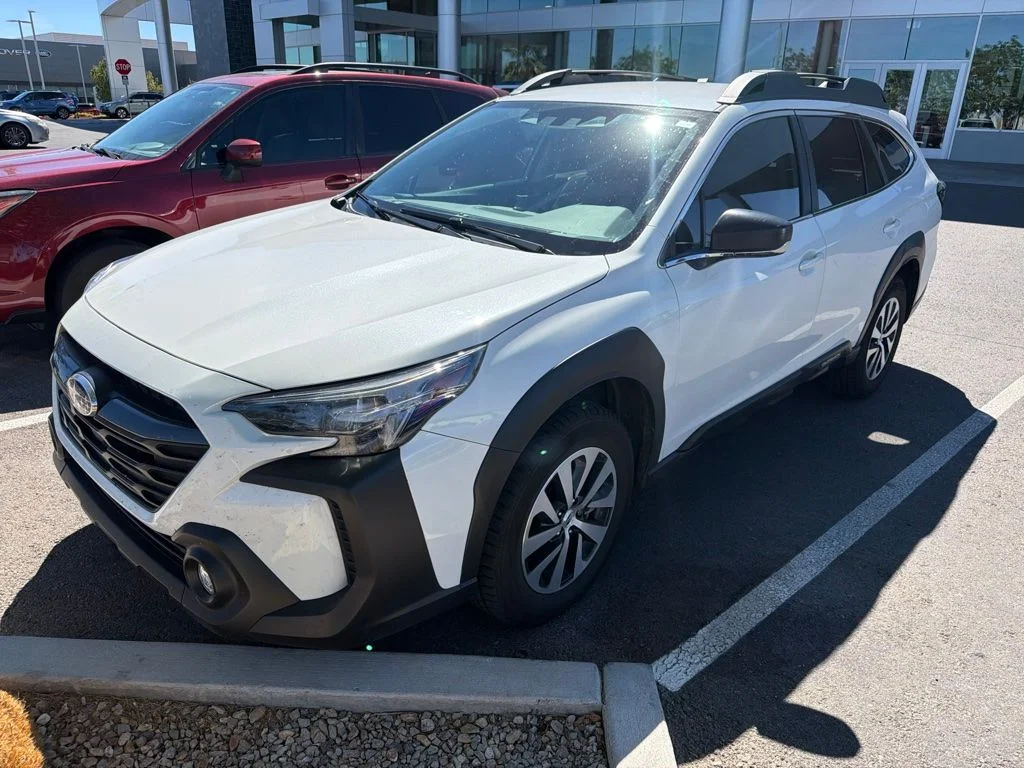 Used 2025 White Subaru 2.5i image 7