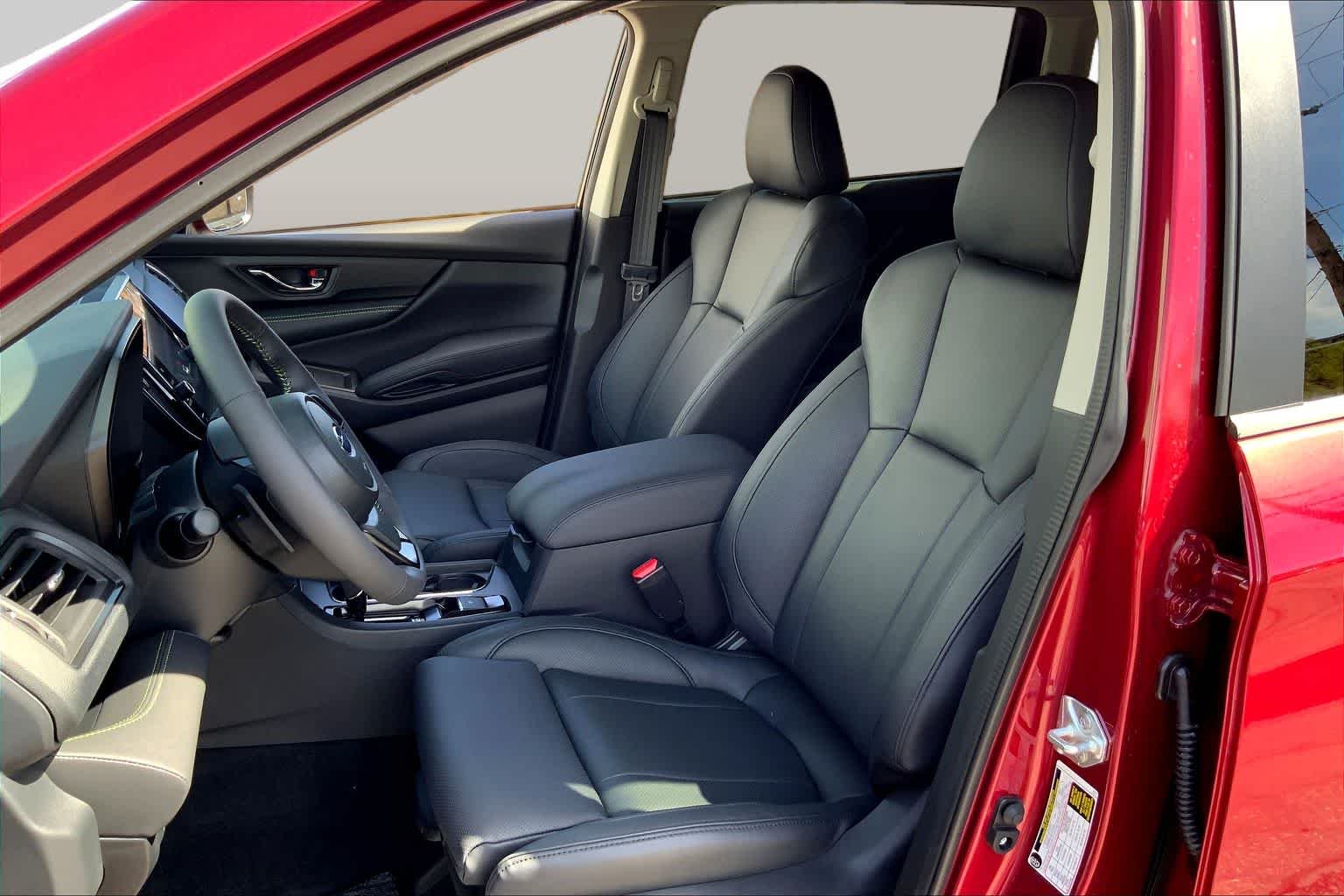 Used 2025 Crimson Red Pearl Subaru Onyx Edition Touring image 9