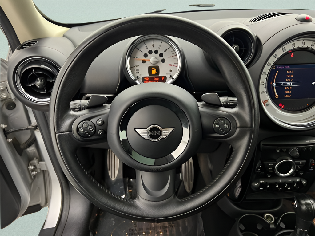 Used 2014 Crystal Silver Metallic MINI Base image 19
