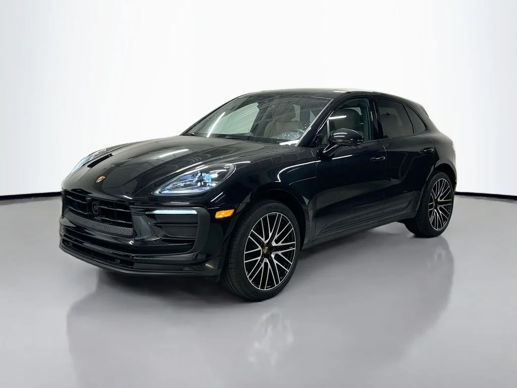 2025 Porsche Macan Base