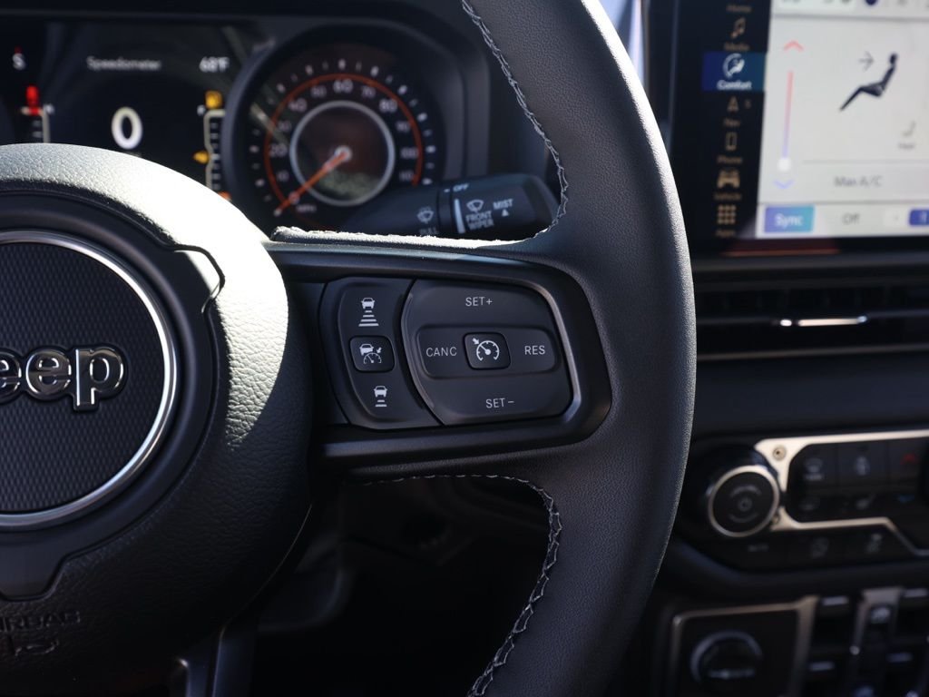 New 2026 Granite Crystal Metallic Clear-Coat Exterior Paint Jeep Mojave image 25