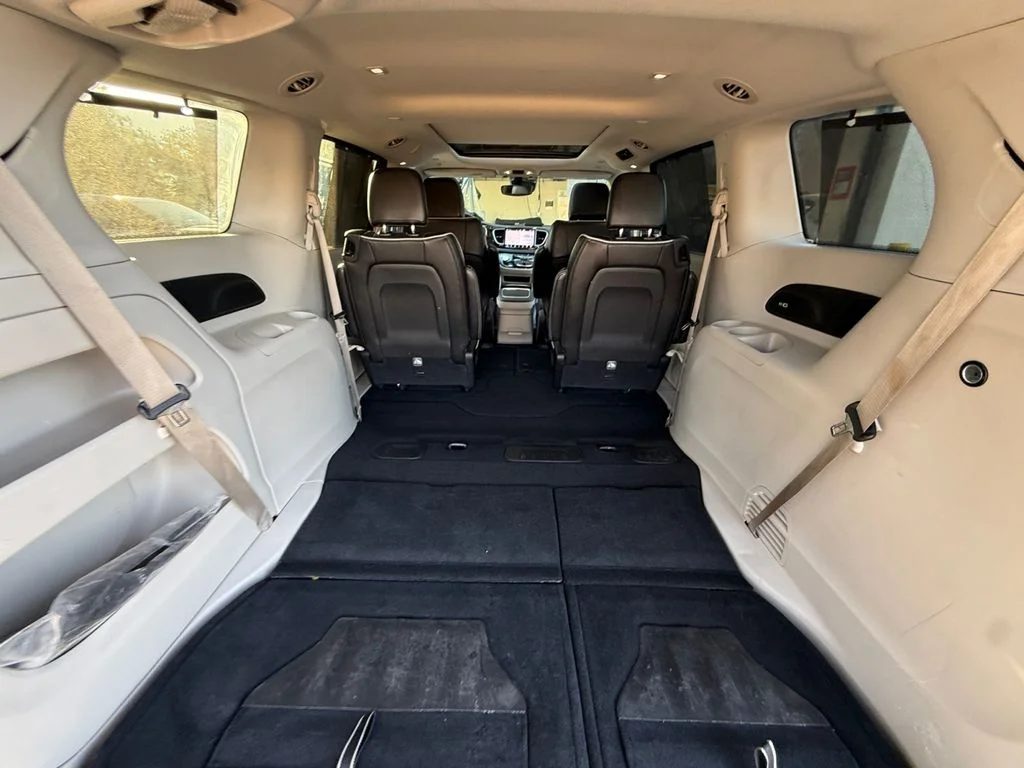 Used 2023 Black Chrysler Limited image 19