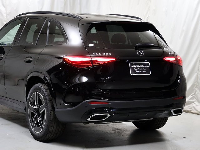 New 2027 Black Mercedes-Benz GLC 300 image 35
