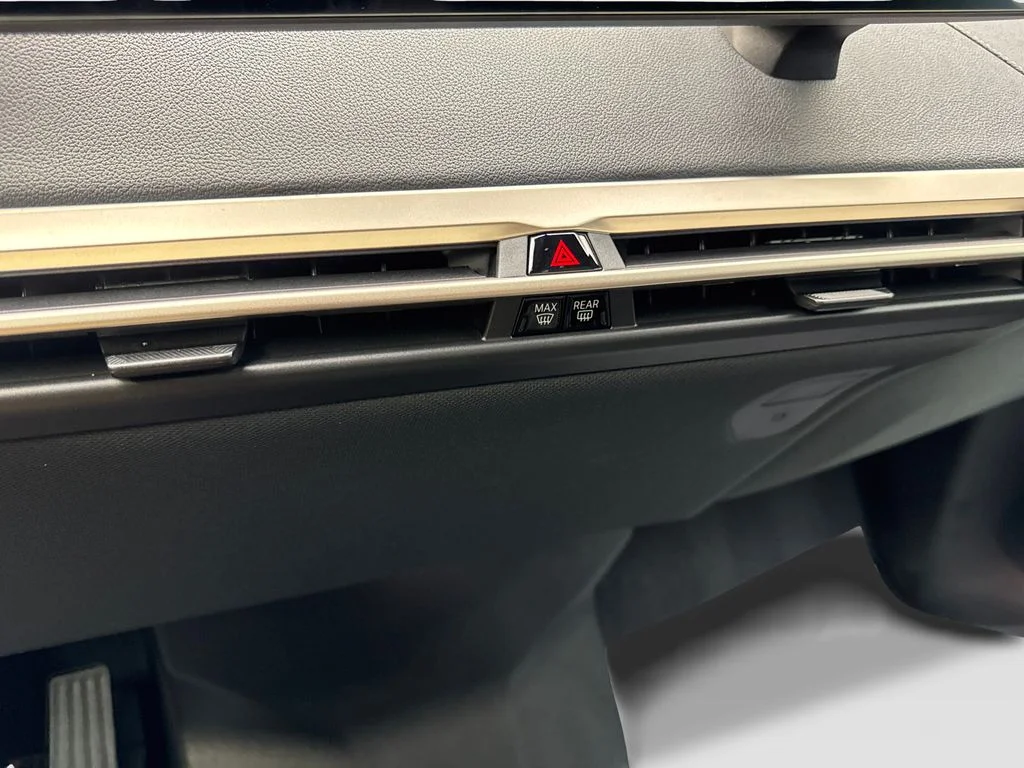 Used 2024 Red BMW xDrive50 image 64
