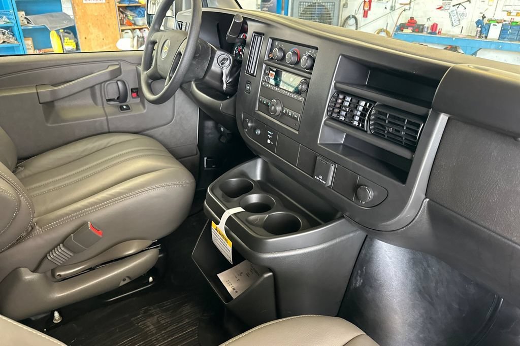 2026 Chevrolet Express Cargo Work Van - Photo 15
