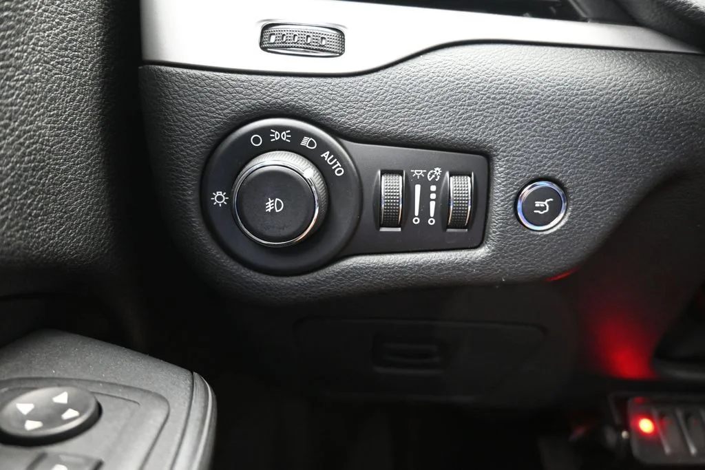 Used 2016 Deep Cherry Red Crystal Pearlcoat Jeep Trailhawk image 18