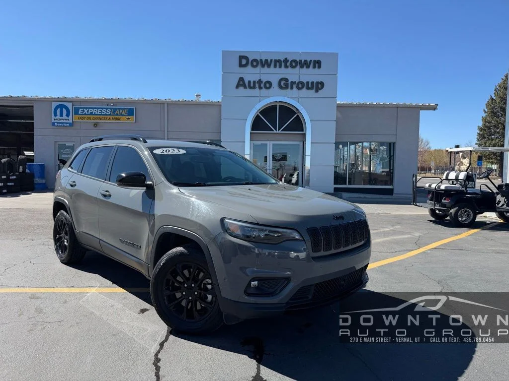 2023 Jeep Cherokee Altitude Lux 4X4's photo