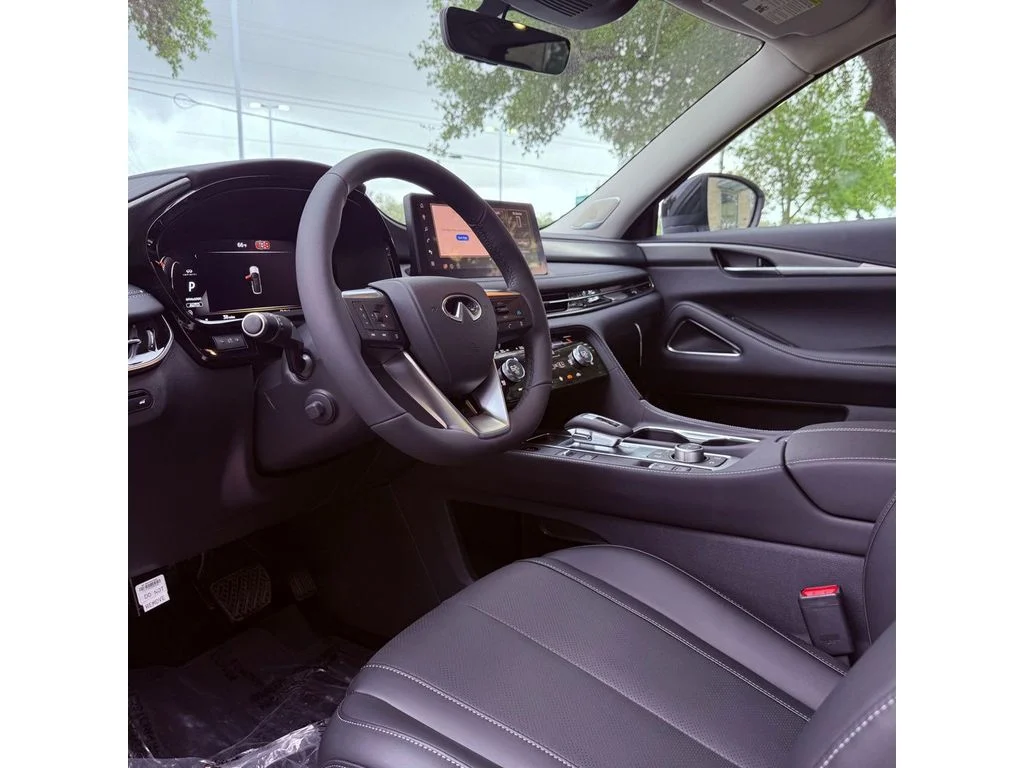 New 2026 Radiant White INFINITI Luxe AWD image 21