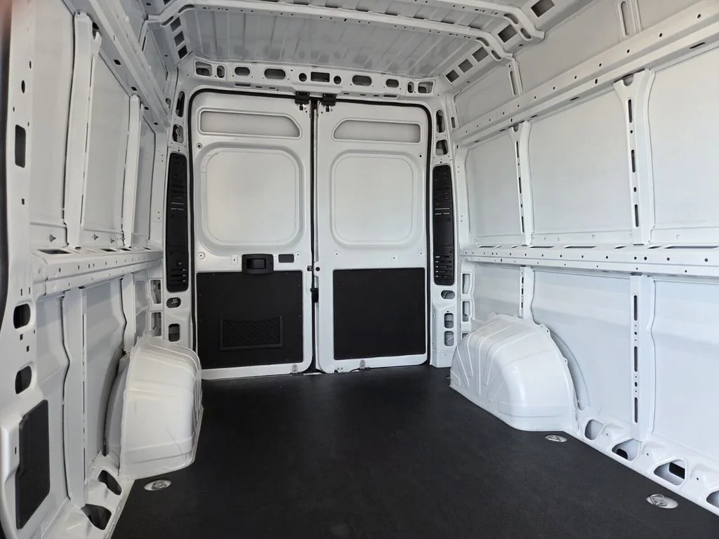 New 2026 Bright White Clear-Coat Exterior Paint RAM Tradesman image 19