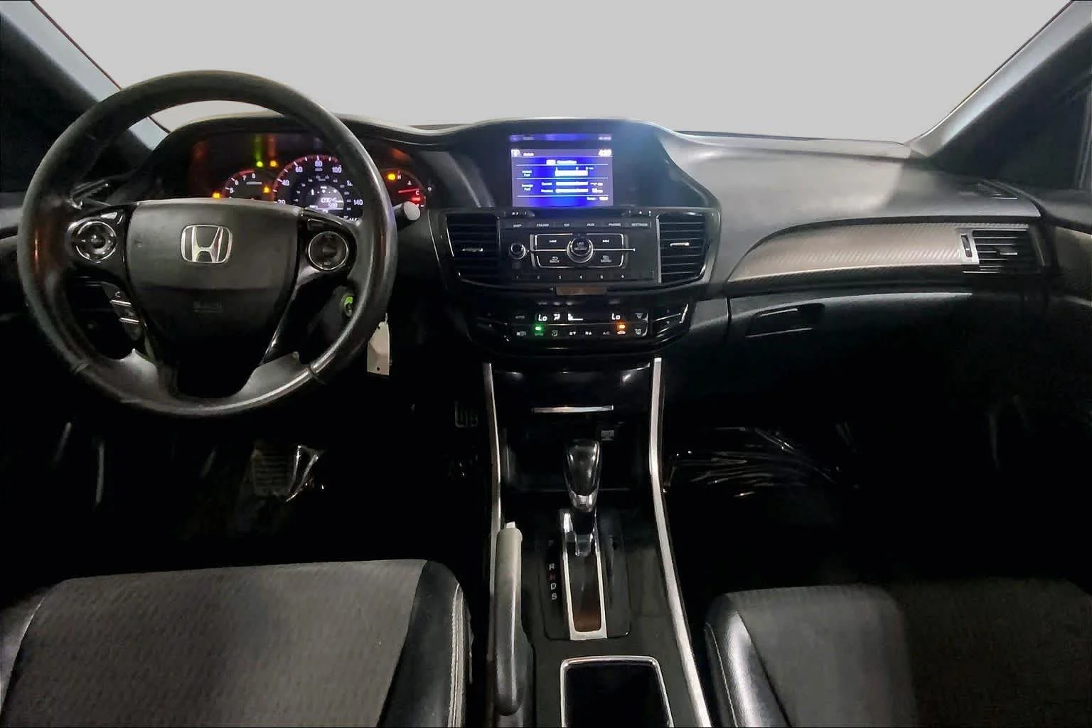 Used 2017 White Orchid Pearl Honda Sport image 16