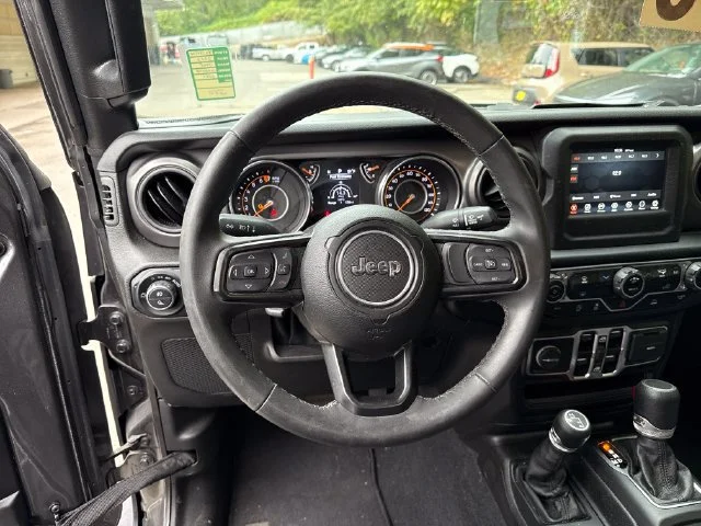 Used 2023 Granite Crystal Metallic Clearcoat Jeep Sport S image 18
