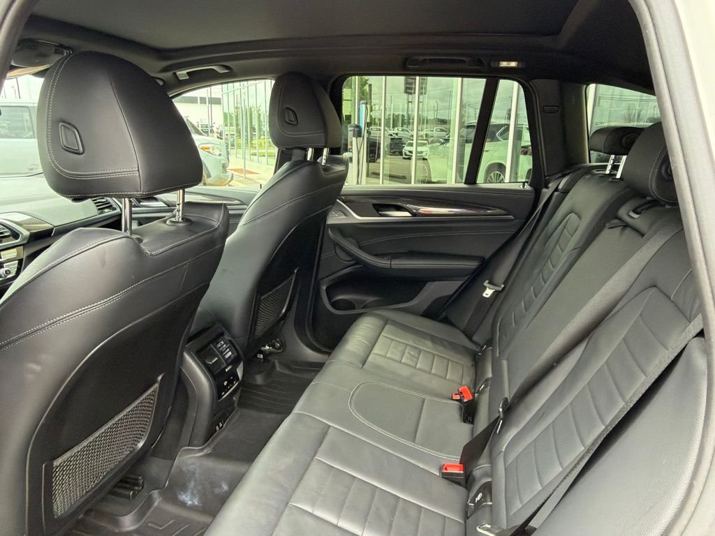 Used 2020 White BMW sDrive30i image 27