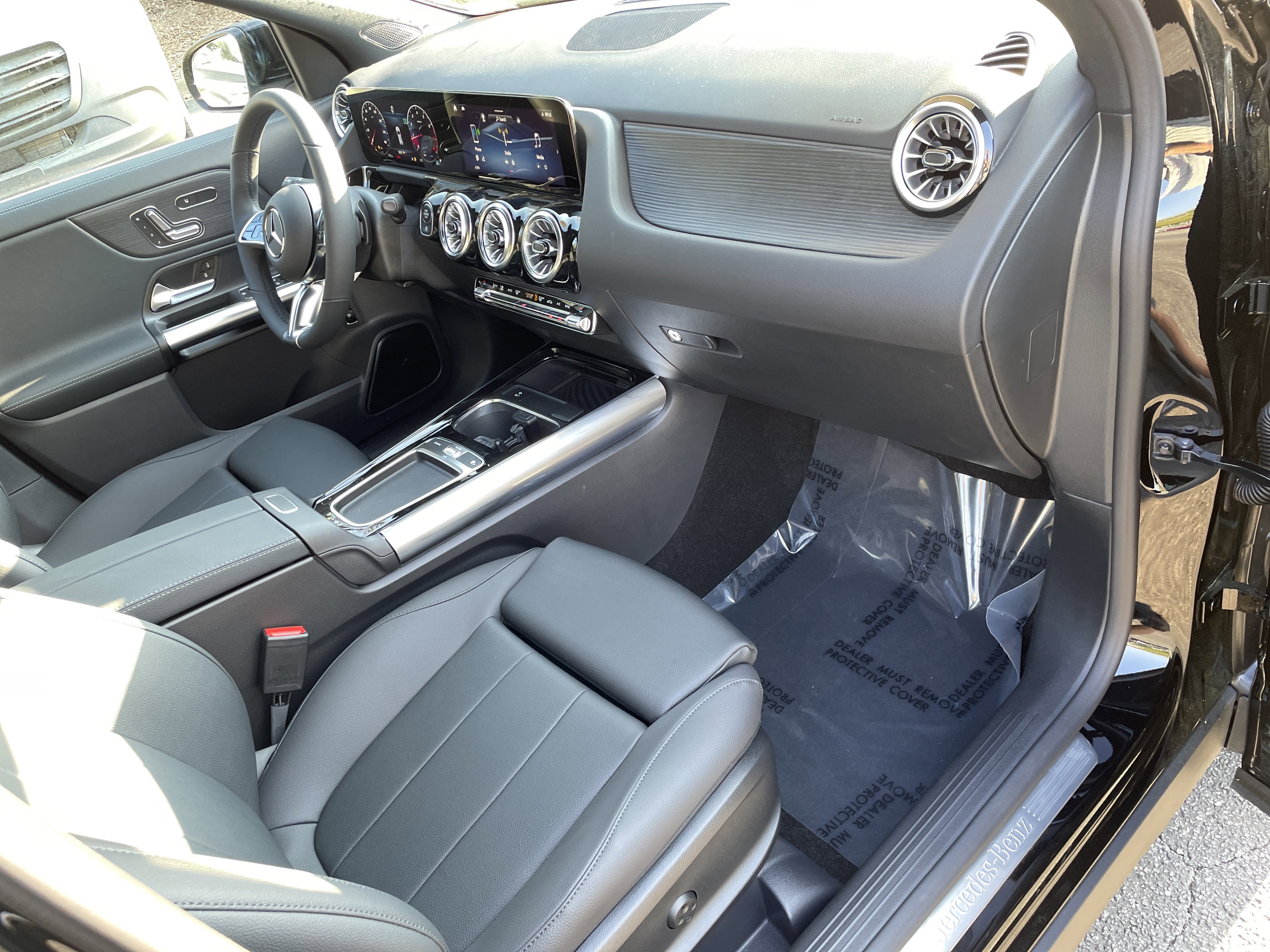 New 2026 Night Black Mercedes-Benz GLA 250 SUV image 42