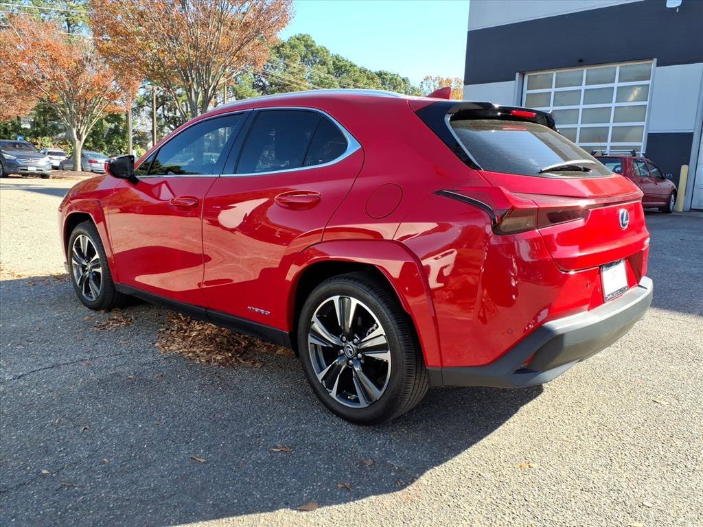 Used 2022 Red Lexus UX 250h image 4