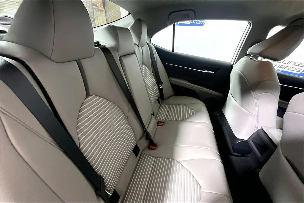 Used 2024 Ice Toyota SE image 22
