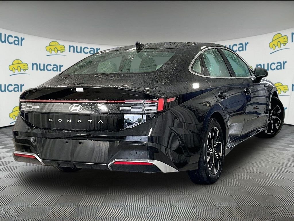 Used 2025 Black Hyundai SEL image 6