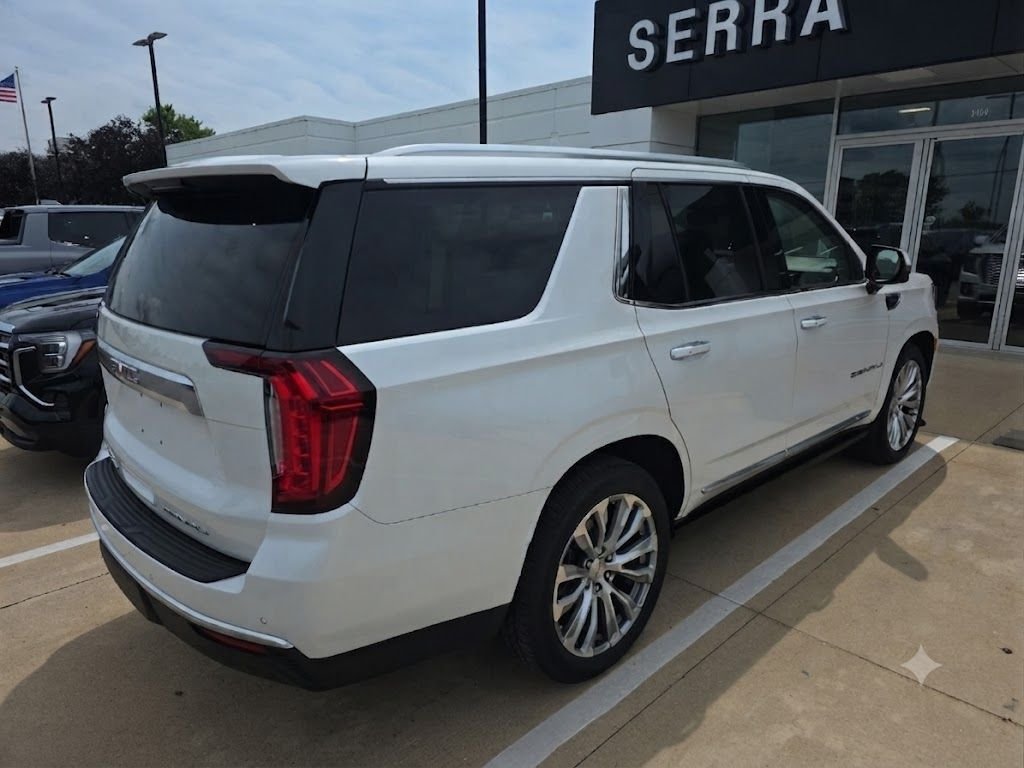 Used 2023 White Frost Tricoat GMC Denali image 7