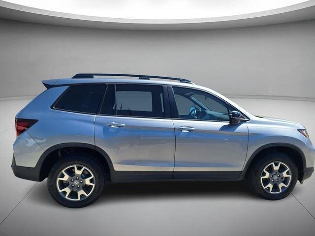 Used 2023 Lunar Silver Metallic Honda TrailSport image 6