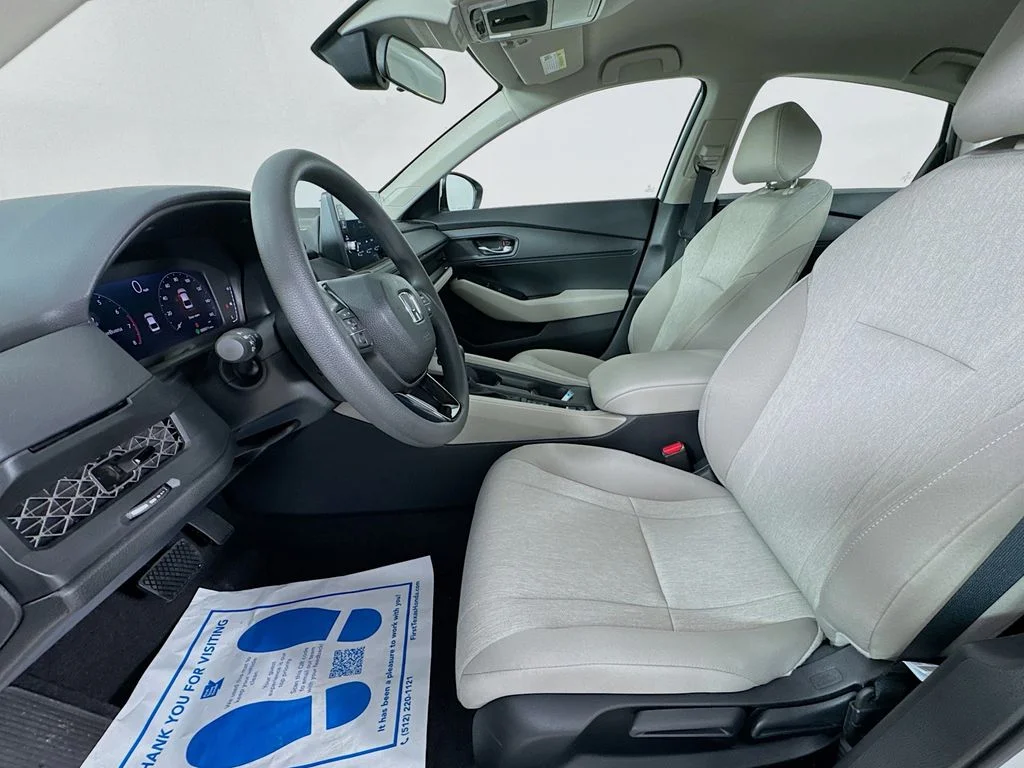 New 2026 Platinum White Pearl Honda LX image 29