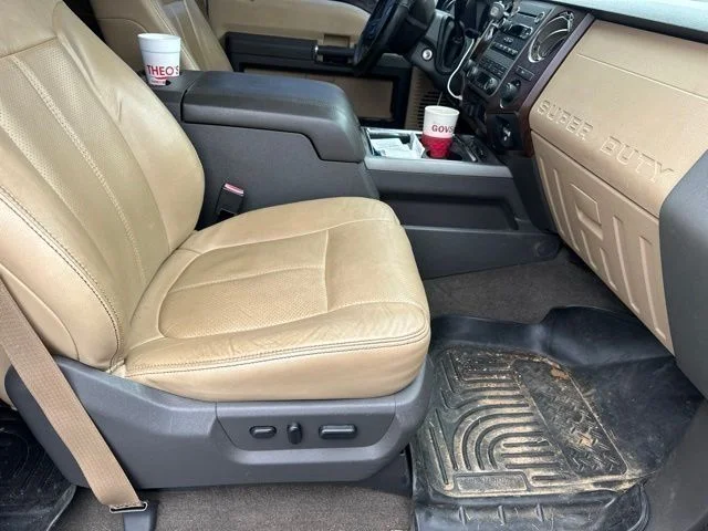Used 2012 White Ford Lariat image 17