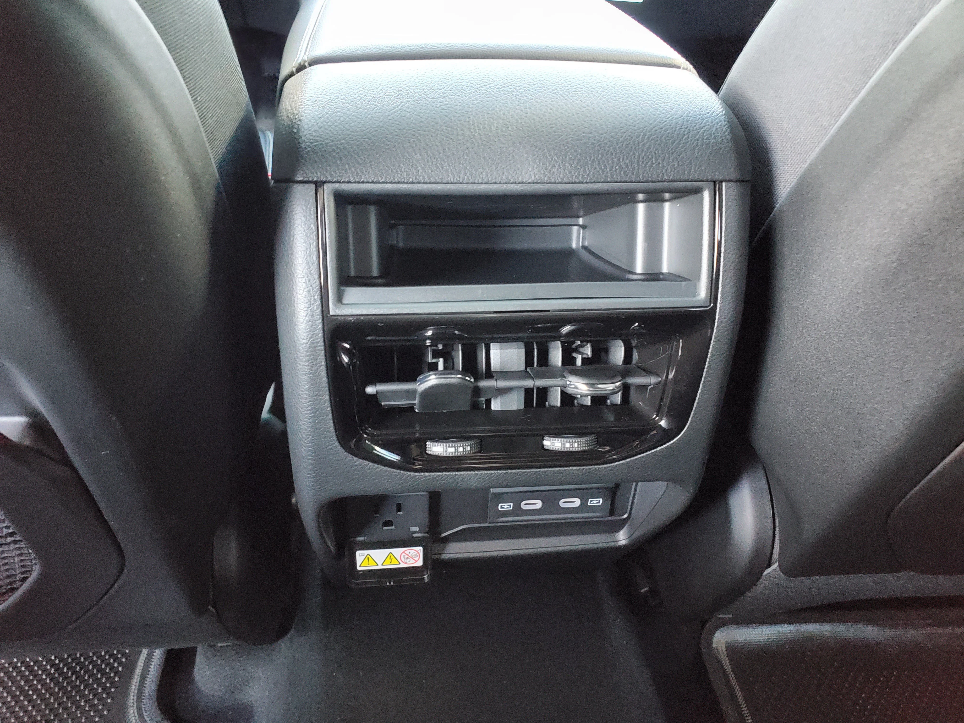 New 2026 Diamond Black Crystal Pearlcoat Jeep Altitude image 19