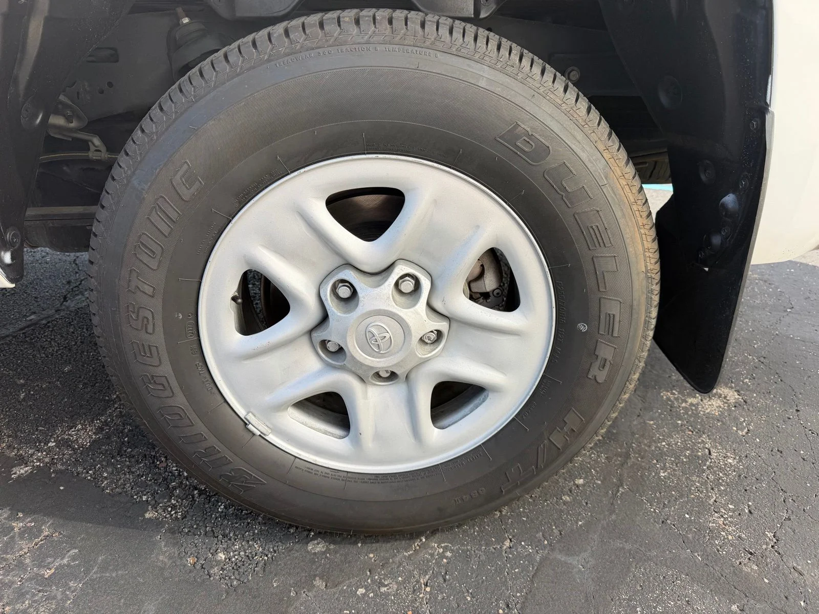Used 2020 White Toyota SR5 image 21