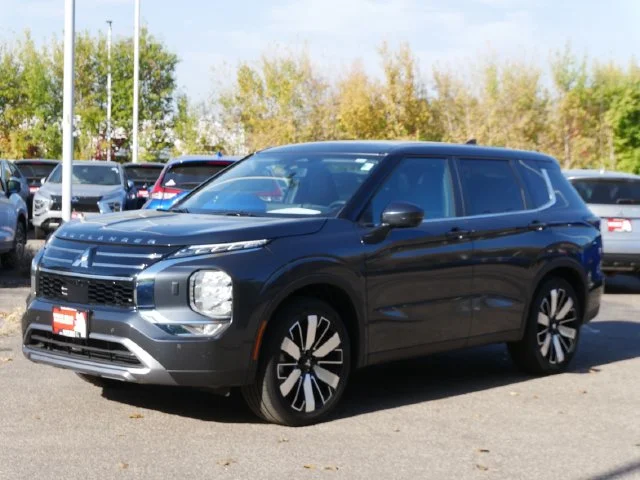 Certified 2026 Mitsubishi Outlander SE with VIN JA4J4VAB9TZ008596 for sale in White Bear Lake, Minnesota