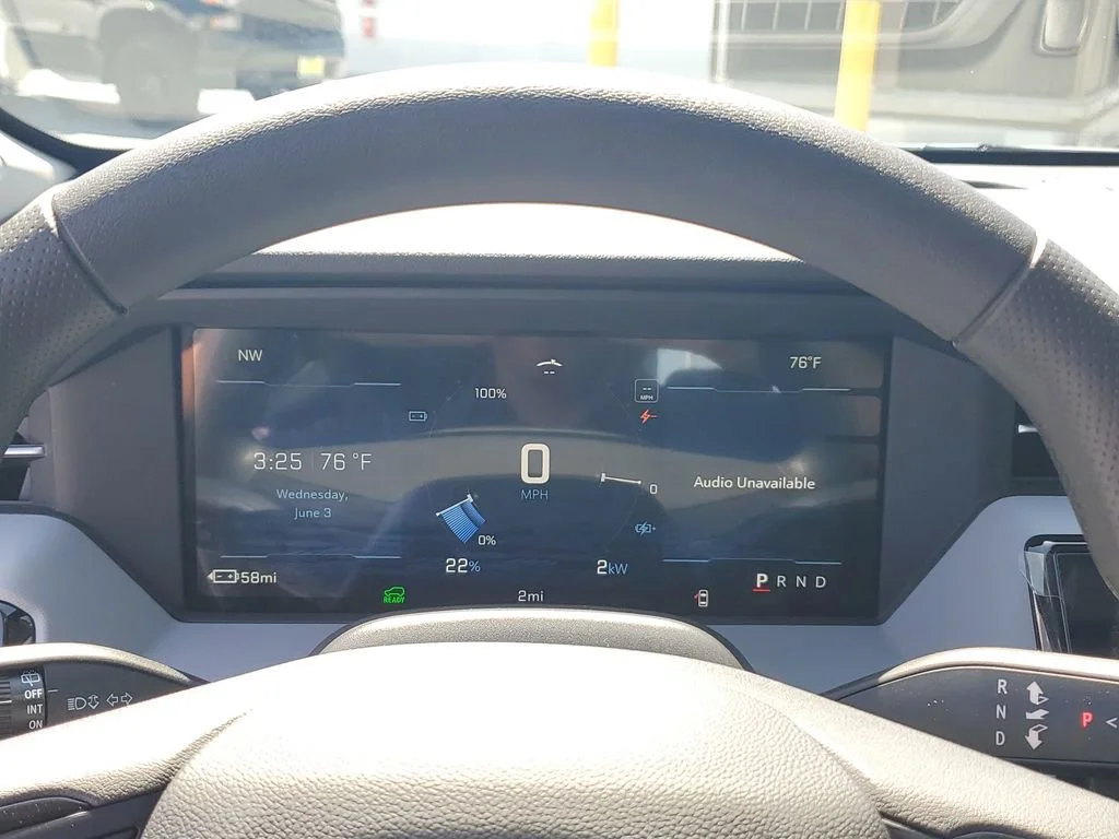 New 2027 Summit White Chevrolet LT image 29
