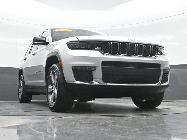Used 2021 Silver Jeep Limited image 22