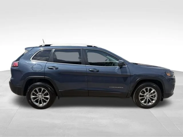 Used 2021 Blue Jeep Latitude Lux image 8
