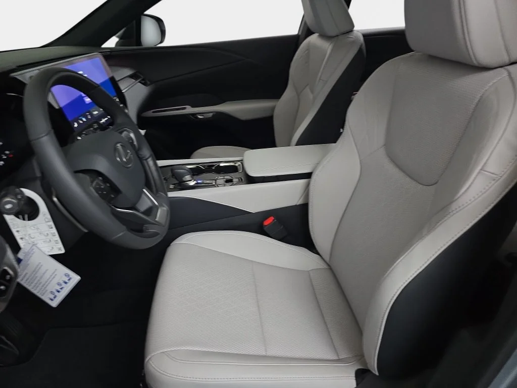 New 2026 Iridium Lexus PREMIUM PLUS image 13