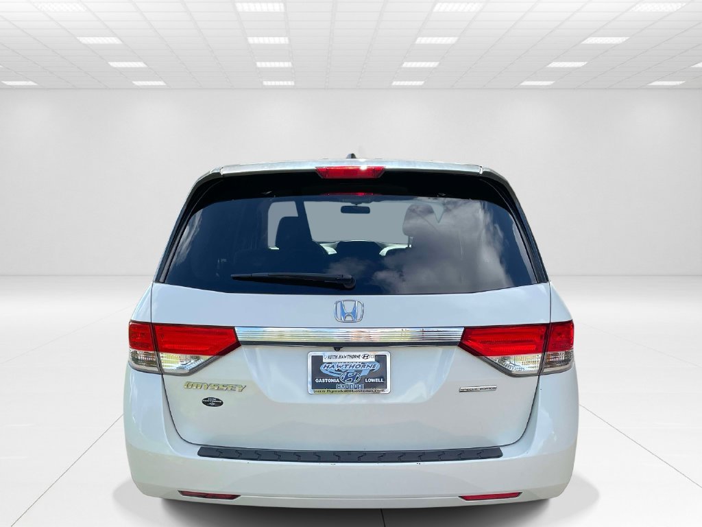 Used 2016 White Honda SE image 5