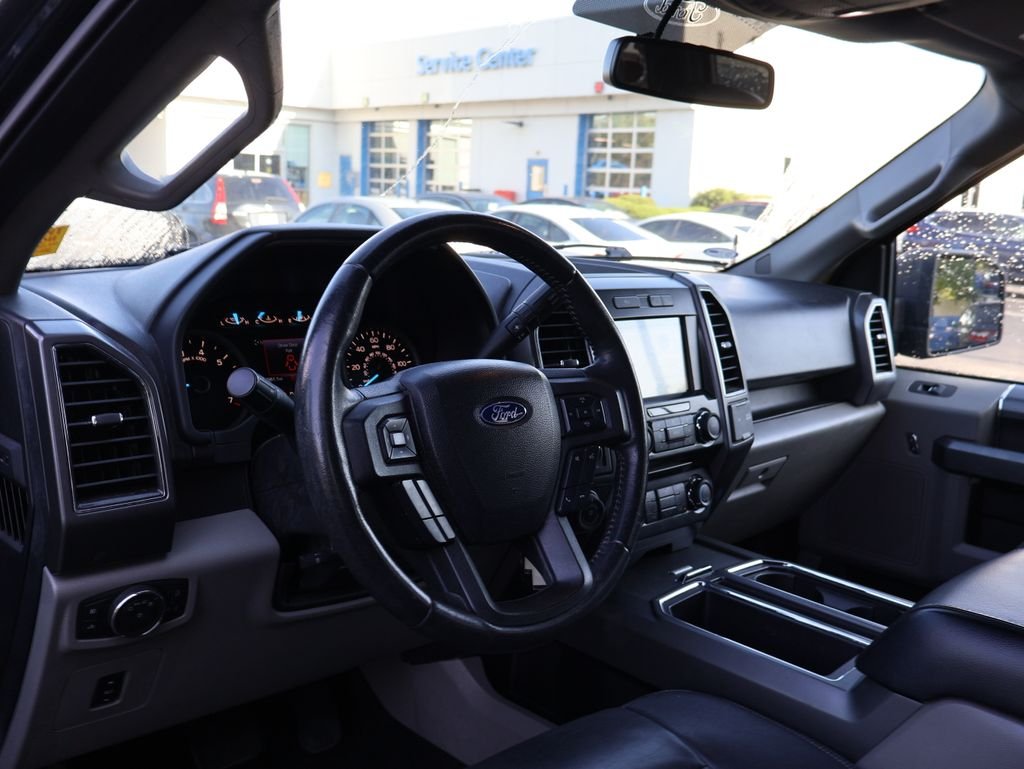 Used 2017  Ford XLT image 9