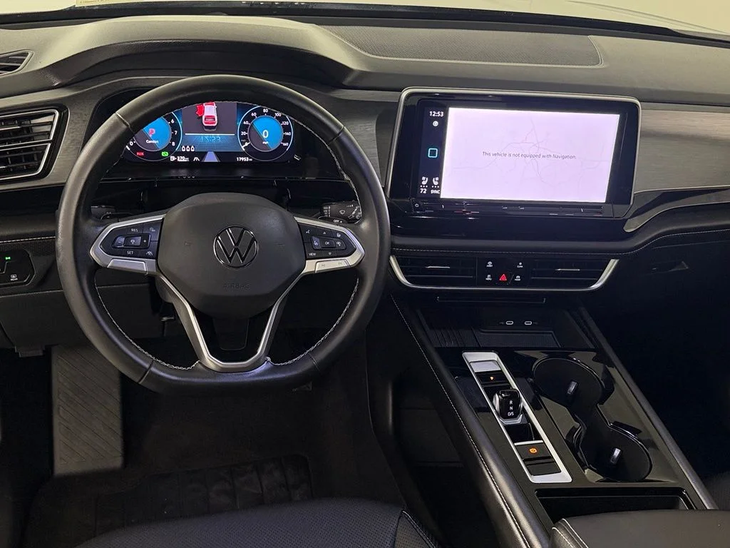 Used 2026 Black Volkswagen SE w/Technology image 10