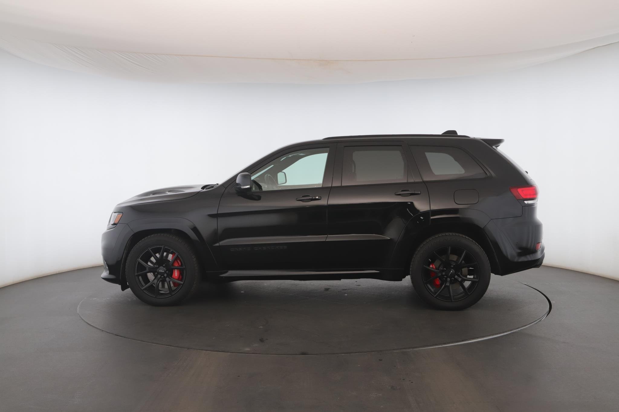 Used 2018 Diamond Black Crystal Pearlcoat Jeep SRT 4x4 image 23