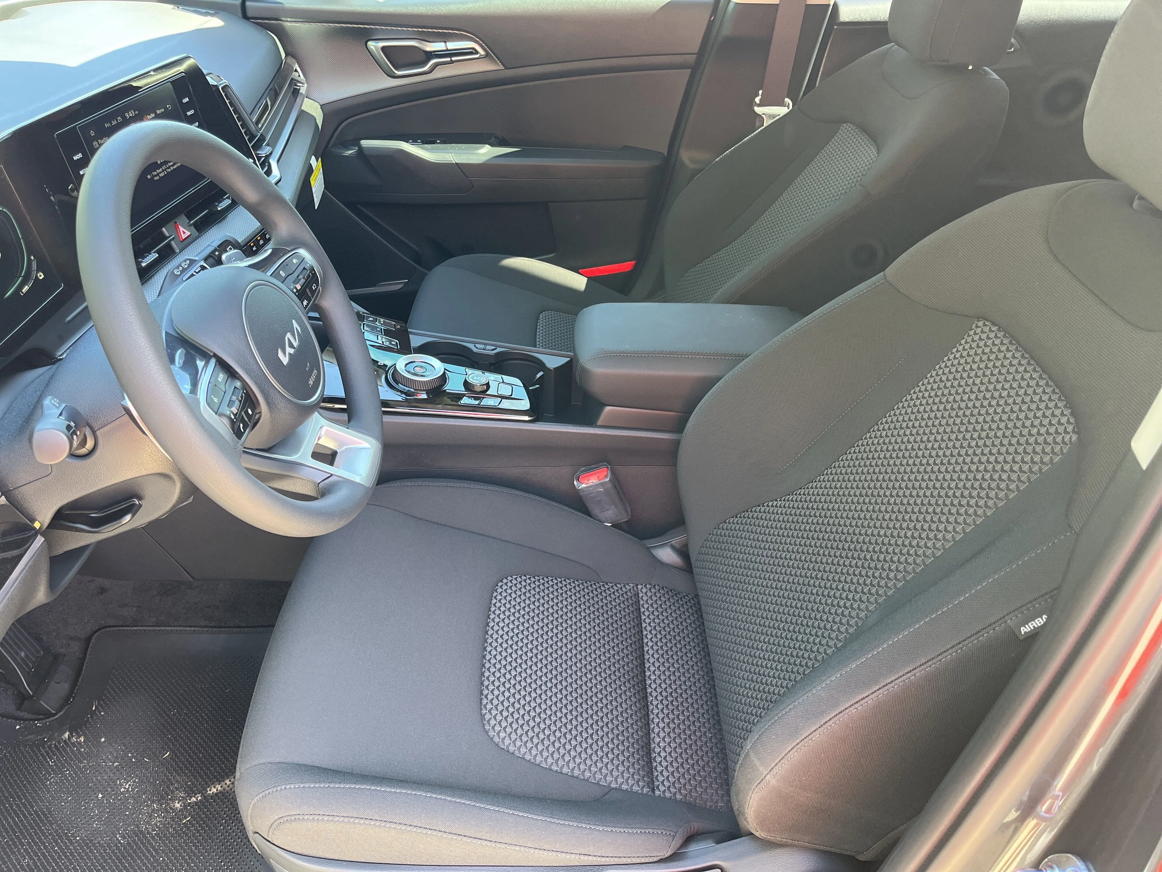 2025 Kia Sportage LX Hybrid - Photo 17