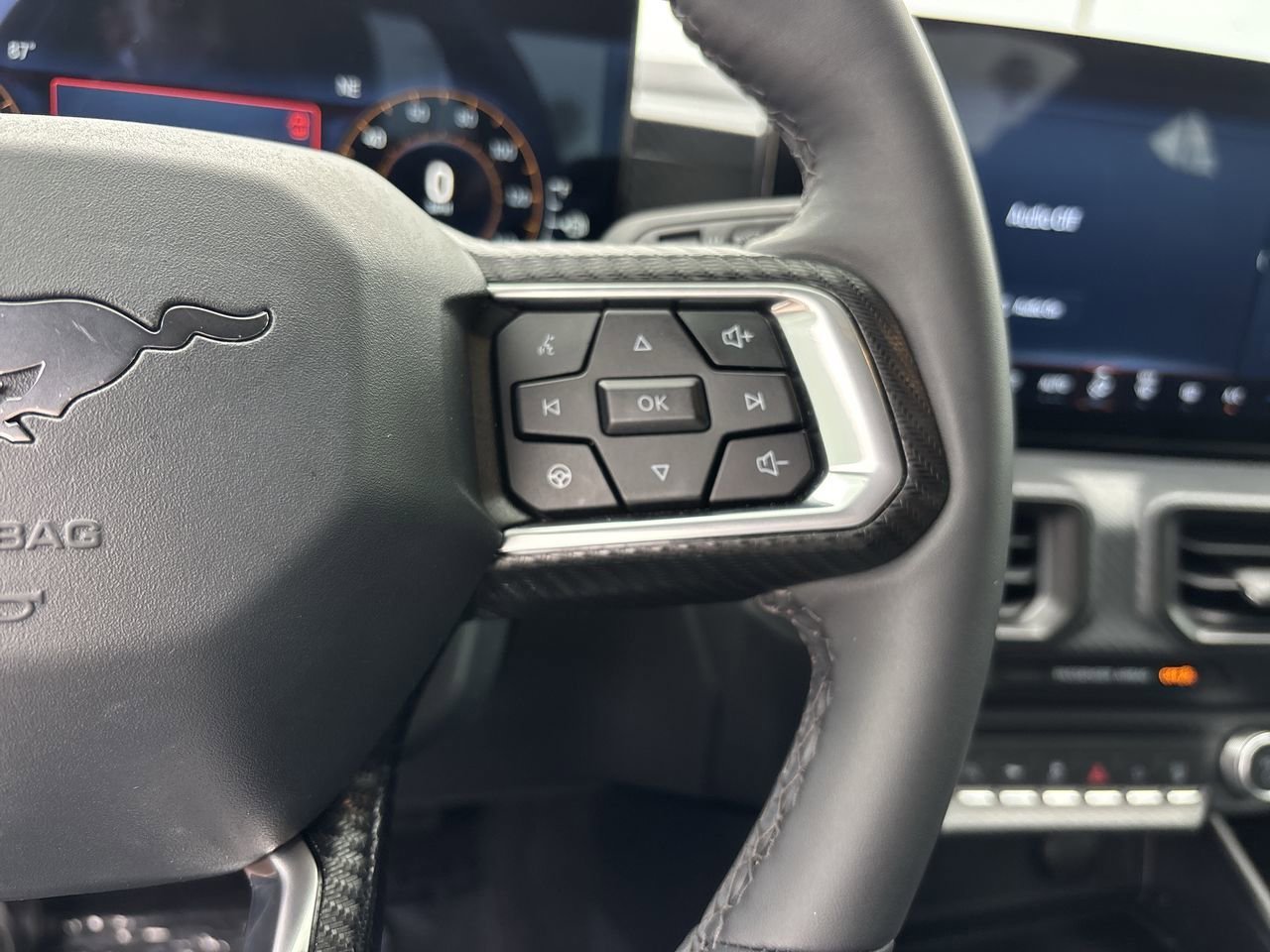 Used 2024 Oxford White Ford EcoBoost image 26